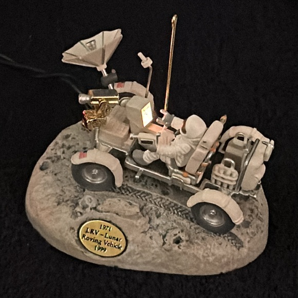 Space program Six Vintage Hallmark Ornaments. Lights and Lights and Sound - Picture 5 of 10